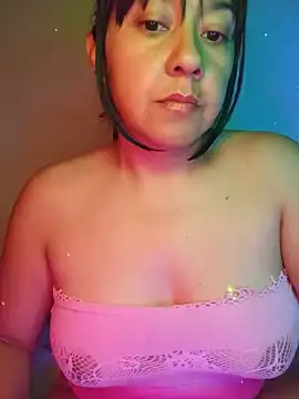 Snapshot of linda_swett chatting on 05-17-26, 10:26 linda swett online show from 05-17-26, 10:26