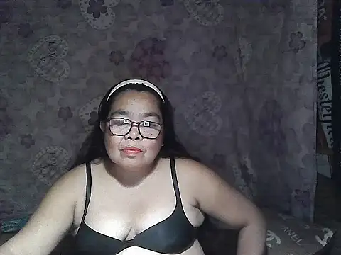 Snapshot of cris_tita chatting on 01-07-26, 01:49 cris tita online show from 01-07-26, 01:49