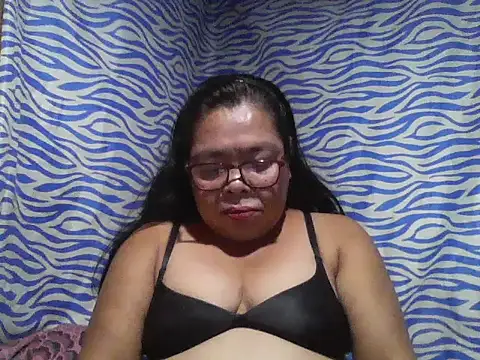 Snapshot of cris_tita chatting on 06-21-26, 01:28 cris tita online show from 06-21-26, 01:28