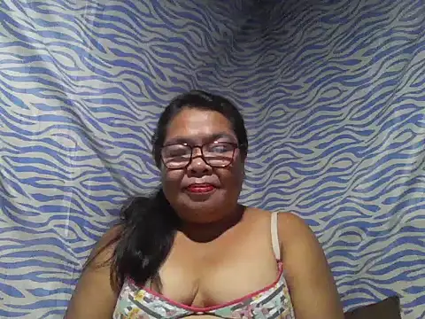 Snapshot of cris_tita chatting on 06-25-26, 02:55 cris tita online show from 06-25-26, 02:55