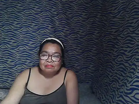Snapshot of cris_tita chatting on 01-06-26, 01:59 cris tita online show from 01-06-26, 01:59