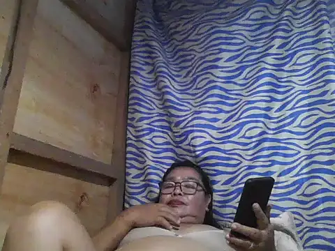 Snapshot of cris_tita chatting on 07-04-26, 03:16 cris tita online show from 07-04-26, 03:16