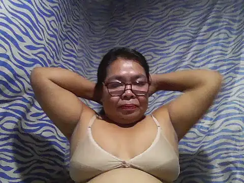 Snapshot of cris_tita chatting on 06-26-26, 02:12 cris tita online show from 06-26-26, 02:12