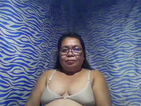 Snapshot of cris_tita chatting on 06-27-26, 01:17 cris tita online show from 06-27-26, 01:17
