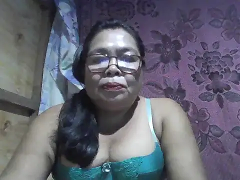 Snapshot of cris_tita chatting on 06-08-26, 04:29 cris tita online show from 06-08-26, 04:29