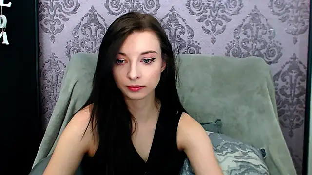 DominantLuna online show from 04-30-26, 04:25