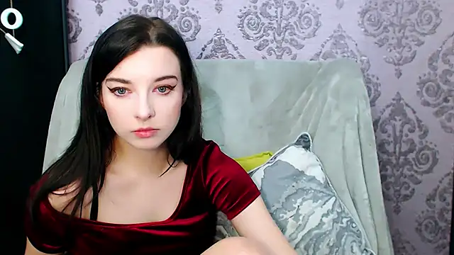 DominantLuna online show from 12-17-25, 08:58