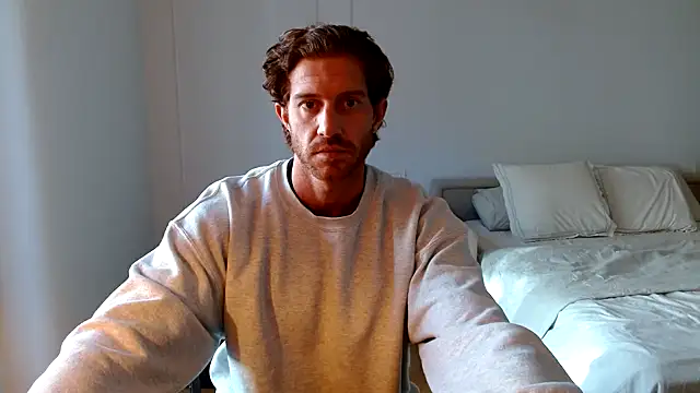 Snapshot of Italoalpha chatting on 10-24-25, 09:19 Italoalpha online show from 10-24-25, 09:19