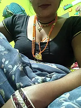 Snapshot of Hotty_ruvi chatting on 10-16-25, 05:32 Hotty ruvi online show from 10-16-25, 05:32