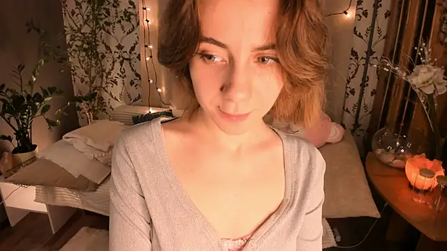 Snapshot of shyina_meow chatting on 10-09-25, 03:01 shyina meow online show from 10-09-25, 03:01