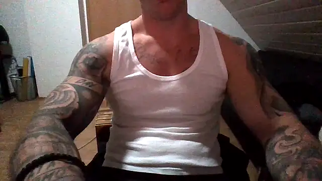 Snapshot of TheGreatWhite33 chatting on 10-24-25, 08:08 TheGreatWhite33 online show from 10-24-25, 08:08