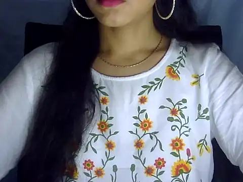 Snapshot of Shazi_1 chatting on 05-23-26, 01:32 Shazi 1 online show from 05-23-26, 01:32