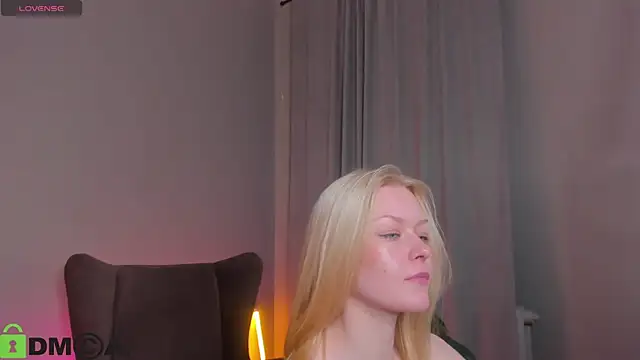 Snapshot of Callista_a chatting on 10-23-25, 11:42 Callista a online show from 10-23-25, 11:42