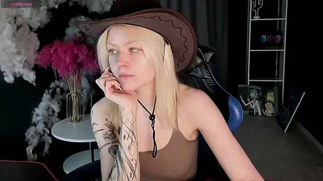 Snapshot of Callista_a chatting on 05-18-26, 02:55 Callista a online show from 05-18-26, 02:55