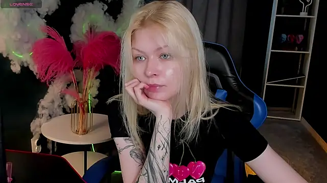 Snapshot of Callista_a chatting on 04-19-26, 05:52 Callista a online show from 04-19-26, 05:52