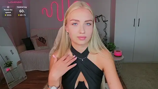 Snapshot of TessaGrays chatting on 07-17-26, 11:07 TessaGrays online show from 07-17-26, 11:07