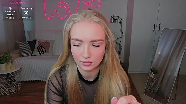 TessaGrays online show from 04-05-26, 12:01