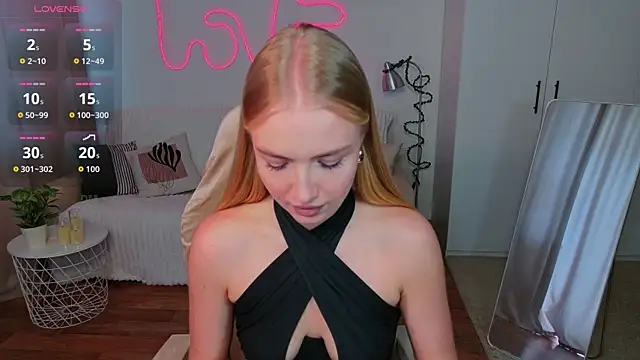 Snapshot of TessaGrays chatting on 05-21-26, 11:29 TessaGrays online show from 05-21-26, 11:29