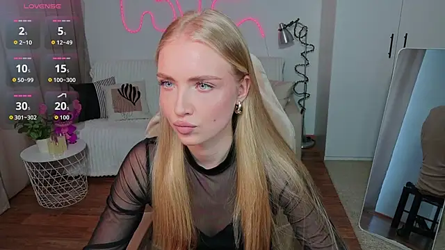 Snapshot of TessaGrays chatting on 05-06-26, 12:31 TessaGrays online show from 05-06-26, 12:31