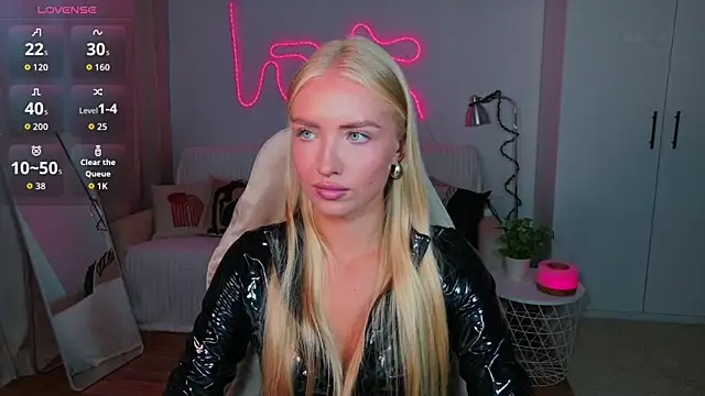 Snapshot of TessaGrays chatting on 08-06-26, 02:23 TessaGrays online show from 08-06-26, 02:23