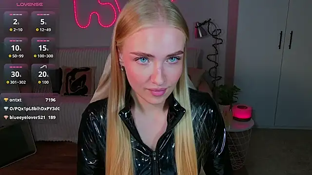 Snapshot of TessaGrays chatting on 05-31-26, 06:09 TessaGrays online show from 05-31-26, 06:09