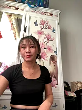 Snapshot of Ami-mi00 chatting on 10-28-25, 02:01 Ami-mi00 online show from 10-28-25, 02:01