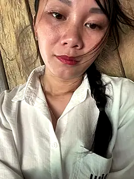 Snapshot of Ami-mi00 chatting on 10-10-25, 08:04 Ami-mi00 online show from 10-10-25, 08:04