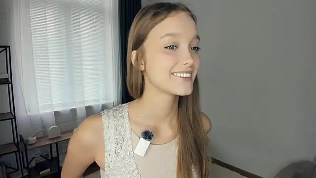 SerrenaAa online show from 10-18-25, 08:27