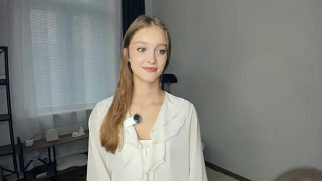 SerrenaAa online show from 10-07-25, 08:15