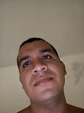 Roberto27052 online show from 10-29-25, 03:44