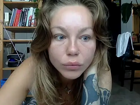 MiraLuna online show from 09-30-25, 07:58