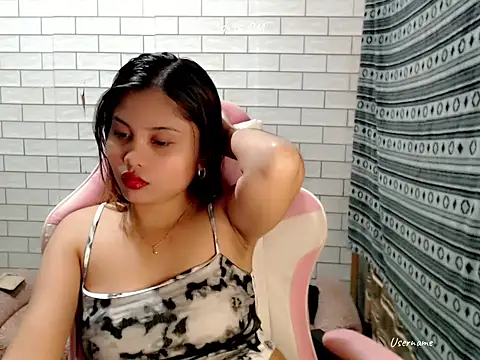 Snapshot of pinay_old_lover chatting on 10-18-25, 03:14 pinay old lover online show from 10-18-25, 03:14