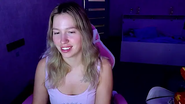 stefany and bettany online show from 11-06-25, 02:54