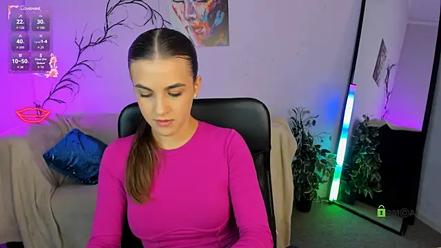 Snapshot of lina_fox12 chatting on 10-12-25, 12:17 lina fox12 online show from 10-12-25, 12:17