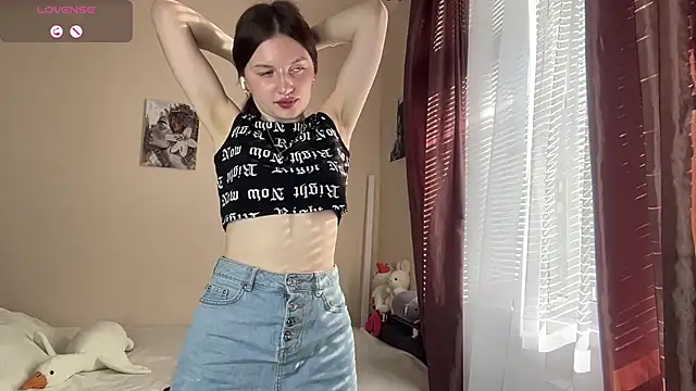 Snapshot of JanellHousen chatting on 06-07-26, 04:07 JanellHousen online show from 06-07-26, 04:07
