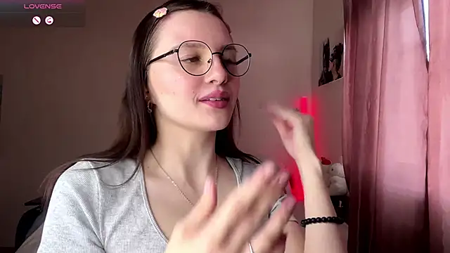 Snapshot of JanellHousen chatting on 04-24-26, 05:09 JanellHousen online show from 04-24-26, 05:09