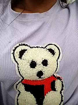 Snapshot of PEEHU-50 chatting on 04-22-26, 02:18 PEEHU-50 online show from 04-22-26, 02:18