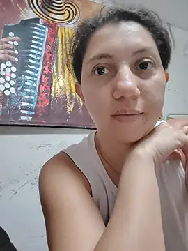 Snapshot of julietta_maxi chatting on 10-21-25, 04:39 julietta maxi online show from 10-21-25, 04:39
