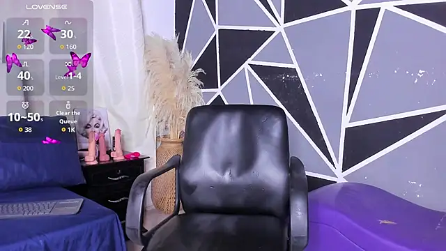 Daye Sky online show from 11-18-25, 07:17