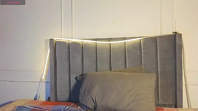 luxuryheaven 8 online show from 11-26-25, 08:42