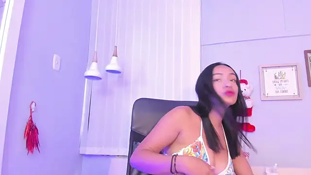 Lilo Rose online show from 11-14-25, 01:15