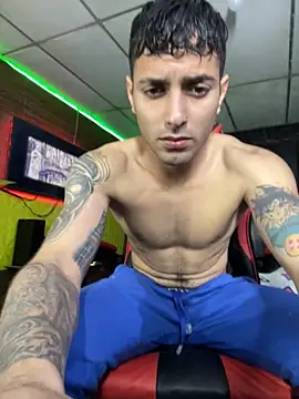 Snapshot of alessandro290 chatting on 10-01-25, 10:02 alessandro290 online show from 10-01-25, 10:02