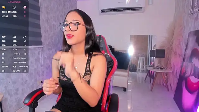 Luciaoregon online show from 10-23-25, 01:10