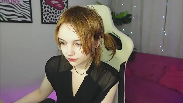 Snapshot of Staymonica chatting on 01-14-26, 01:04 Staymonica online show from 01-14-26, 01:04