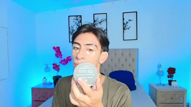 uyukie online show from 10-16-25, 12:24