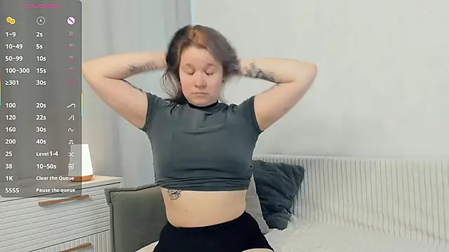 EviaVanveen online show from 10-27-25, 07:20