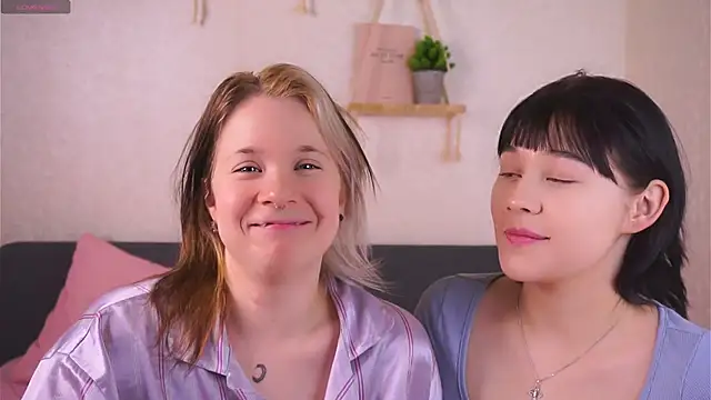 EviaVanveen online show from 11-21-25, 08:02