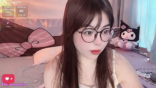 Snapshot of xiaoman-1 chatting on 10-11-25, 04:02 xiaoman-1 online show from 10-11-25, 04:02