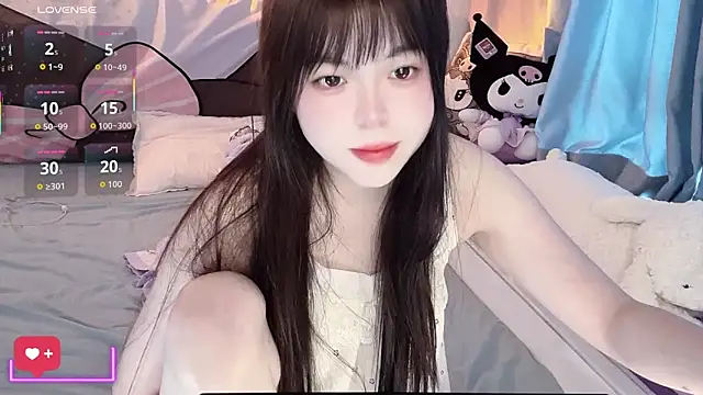 Snapshot of xiaoman-1 chatting on 10-22-25, 06:13 xiaoman-1 online show from 10-22-25, 06:13
