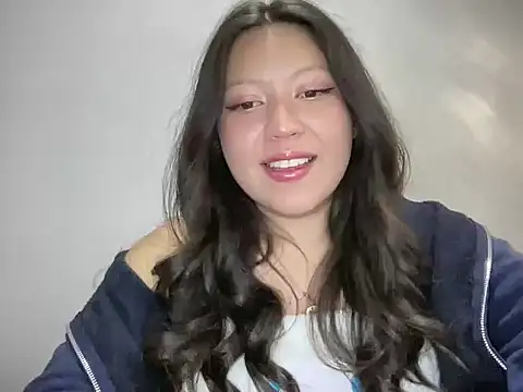 Rachel James   online show from 10-30-25, 05:39